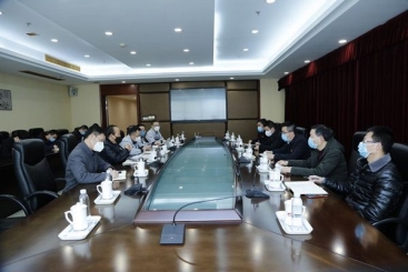 桐鄉(xiāng)市委副書記、市長于會(huì)游到巨石指導(dǎo)疫情防控工作