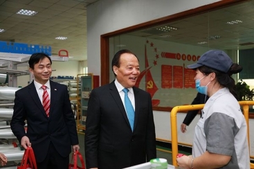 大年初一，張毓強總裁慰問堅守崗位員工